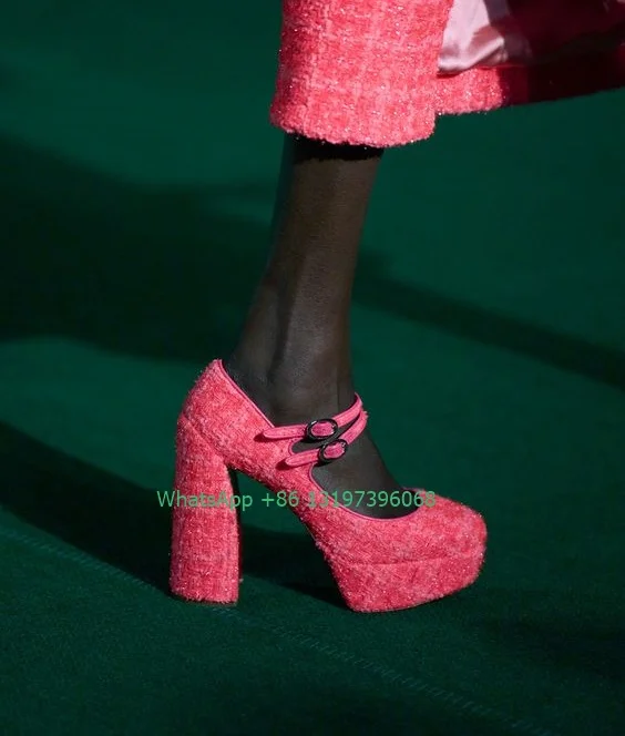 Senhora de plataforma bonito design-de-rosa Mary Jane chunky calcanhar de camada Dupla fivela de design de bombas T show de calçados vestido de festa tamanho grande 46