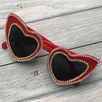 ZAOLIHU Lovly Calor Vermelho Óculos de sol das Mulheres 2019 Designer de Diamante Dourado Cadeia Artesanal de hotéis Baratos Senhoras de Óculos de Sol UV400 oculos de sol
